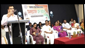 ഇന്ത്യയുടെ വൈവിധ്യങ്ങൾ ഉൾക്കൊണ്ട് കൊണ്ട് വിദ്യാർത്ഥികൾ  വളർന്നു വരണം: കോഴിക്കോട് കലക്ടർ ഇന്ത്യയുടെ വൈവിധ്യങ്ങൾ ഉൾക്കൊണ്ട് കൊണ്ട് വിദ്യാർത്ഥികൾ  വളർന്നു വരണം: കോഴിക്കോട് കലക്ടർ