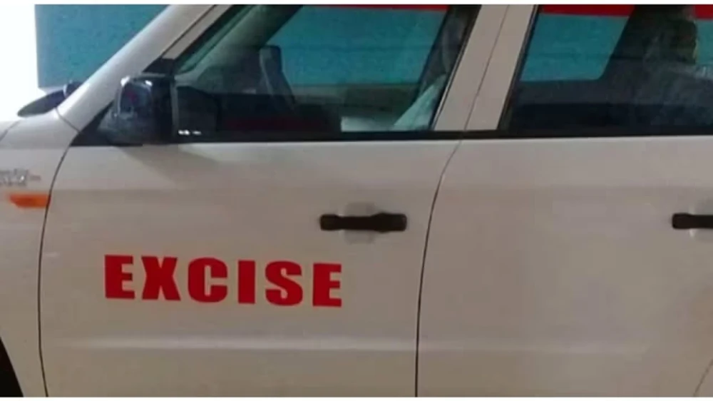 ഫറൂഖിൽ മദ്യപിച്ച് വാഹനം ഓടിച്ച എക്സൈസ് ഡ്രൈവര്‍ക്ക് പണി, അറസ്റ്റിന് പിന്നാലെ സസ്പെന്‍ഷനും