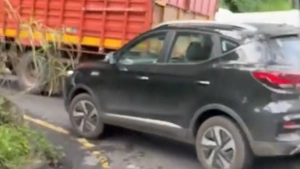 
                        താമരശ്ശേരി ചുരം ആറാം വളവിൽ ലോറി കുടുങ്ങി ഗതാഗത തടസ്സം