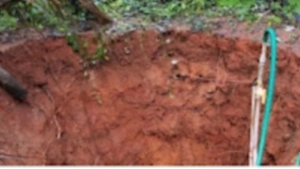 കനത്ത മഴയെ തുടർന്ന് ചേമഞ്ചേരിയിലുള്ള വീട്ടിലെ കിണർ ഇടിഞ്ഞുതാഴ്ന്നു.