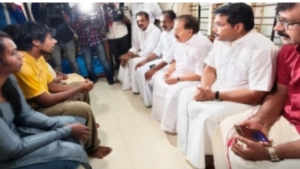 ആഭ്യന്തരമന്ത്രിയും ഫിഷറീസ് മന്ത്രിയും കാണാതായ ജോണിന്റെ വീട്ടിലെത്തി