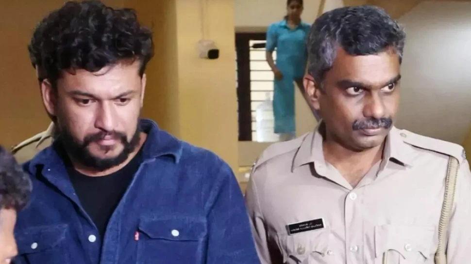  അർജുൻ ആയങ്കിയെ മൂന്ന് ദിവസത്തേക്ക് പോലീസ് കസ്റ്റഡിയിൽ വിട്ടു