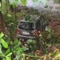 കാർ നിയന്ത്രണം വിട്ട് താഴ്ചയിലേക്ക് വീണു