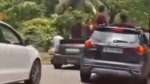 കാറിലെ അഭ്യാസപ്രകടനം യുവാക്കൾക്കെതിരെ നടപടിയെടുത്ത് മോട്ടോർ വാഹന വകുപ്പ്