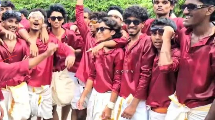 ഓണാഘോഷ പരിപാടികൾക്കിടയിൽ വിദ്യാർത്ഥികൾ തമ്മിൽ സംഘർഷം