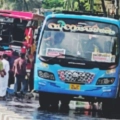 അയനിക്കാട് ബസ്സുകൾ തമ്മിലിടിച്ച് 20 പേർക്ക് പരിക്ക്