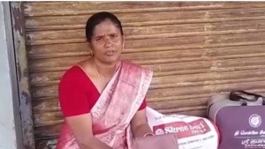 ചില്ലറ നല്കാത്തതിനാൽ യാത്രക്കാരിയെ കെ എസ് ആർ ടി സി ബസിൽ നിന്നും ഇറക്കി വിട്ടു.