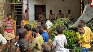 മാങ്കാവിൽ ഇന്ന് പുലർച്ചെ കെട്ടിടത്തിന് തീ പിടിച്ച് ഒരാൾ മരിച്ചുമാങ്കാവിൽ ഇന്ന് പുലർച്ചെ കെട്ടിടത്തിന് തീ പിടിച്ച് ഒരാൾ മരിച്ചുകെട്ടിടത്തിനകത്ത് മൃതദേഹം കത്തിക്കരിഞ്ഞ നിലയിൽ