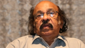 വെർച്വൽ സ്വർഗത്തിൽ ജീവിക്കുന്ന സൈബർ കൂട്ടം കാര്യമറിയാതെ വിമർശിക്കുന്നു: മറുപടിയുമായി സച്ചിദാനന്ദൻ