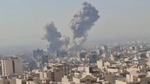 ഇസ്രയേൽ ആക്രമണത്തിൽ ഇറാൻ തിരിച്ചടി തുടങ്ങി; ബഹ്റൈനിൽ സ്ഫോടനം