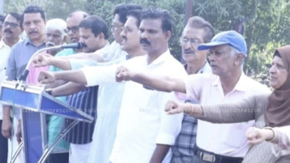  സഞ്ചാര സ്വാതന്ത്ര്യത്തിനു വേണ്ടി മനുഷ്യ ചങ്ങലയുമായി നാട്ടുകാർ രംഗത്ത് 