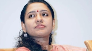 കെ.പി. കായലാട് സാഹിത്യ പുരസ്കാരം ആര്യാ ഗോപിക്ക്