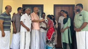 അരിക്കുളത്ത് ബിന്ദുവിനും, കുടുംബത്തിനും നിർമ്മിച്ചു നൽകിയ വീടിൻ്റെ താക്കോൽ കൈമാറി