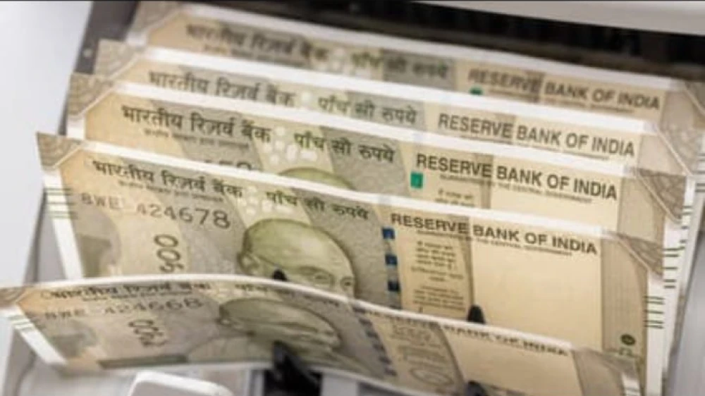  മിനി ബസിൽ കടത്തിയ 40 ലക്ഷം രൂപയുമായി പെരിന്തല്‍മണ്ണയില്‍ മൂന്ന് പേര്‍ പിടിയിൽ