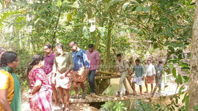  ചെമ്പ്ര പുഴയിൽ വിഷം കലക്കി പ്രദേശവാസികൾ ദുരിതത്തിൽ