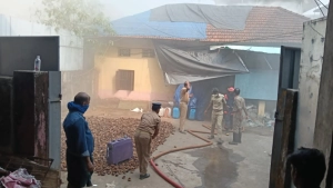 പേരാമ്പ്ര ചേനോളി റോഡിൽ ഓയിൽ മില്ലിന്ന് തീപ്പിടിച്ചു