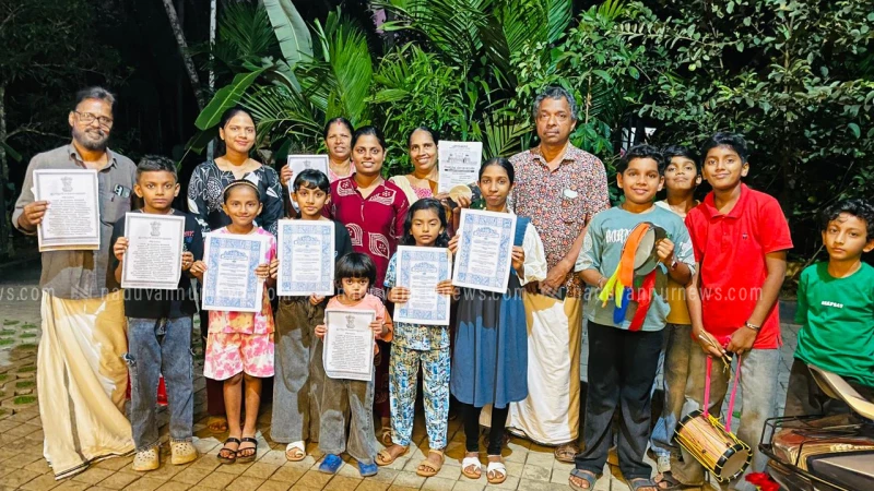  കൗതുകമുണർത്തി നൊച്ചാട് ഫീനിക്സ് ലൈബ്രറിയുടെ അക്ഷര കരോൾ