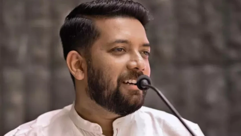  ഷാഫി പറമ്പിലിന് 1,000 രൂപ പിഴയും കോടതി പിരിയും വരെ തടവും ശിക്ഷയും