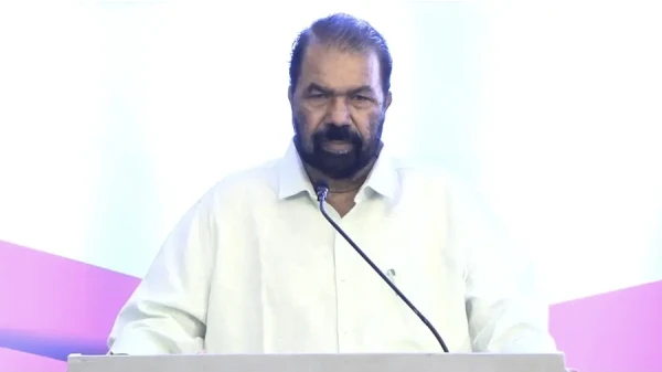  പഠനഭാരമുണ്ടെന്ന് കുട്ടികളുടെ പരാതി; പത്താംക്ലാസിൽ സിലബസ് 25 ശതമാനം കുറയ്ക്കുമെന്ന് വിദ്യാഭ്യാസമന്ത്രി