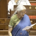 പൊതുമേഖ സ്ഥാപനങ്ങളുടെ ഓഹരികൾ കേന്ദ്ര സർക്കാർ വിറ്റഴിക്കുന്നു.