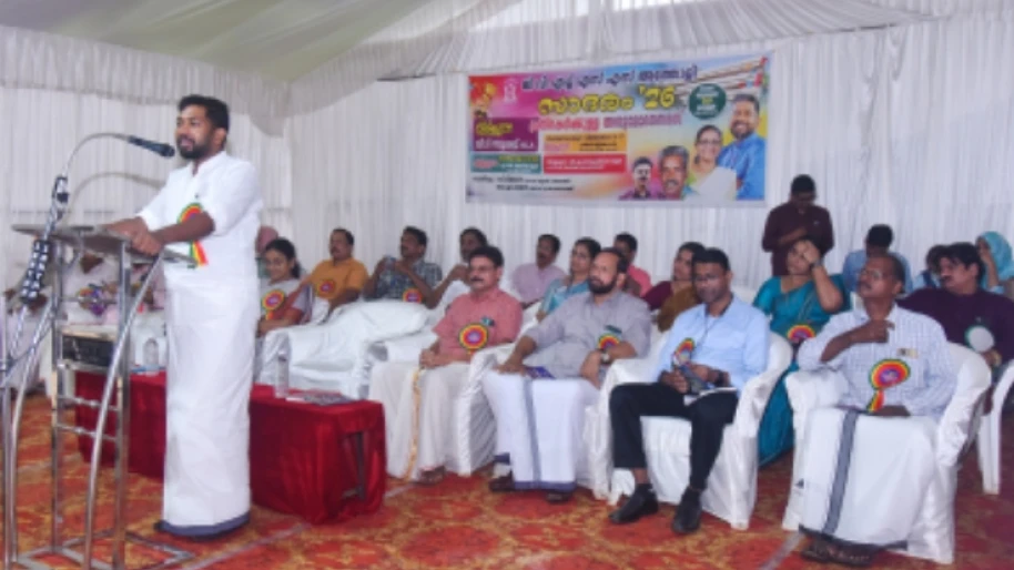  അത്തോളി ഗവ വി എച്ച് എസ്  എസ്  ൽ 