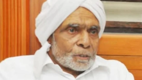  തറമ്മൽ അങ്ങാടി താഴെ കുനിക്കാട്ട് പി ഹംസ മൗലവി(80) നിര്യാതനായി.