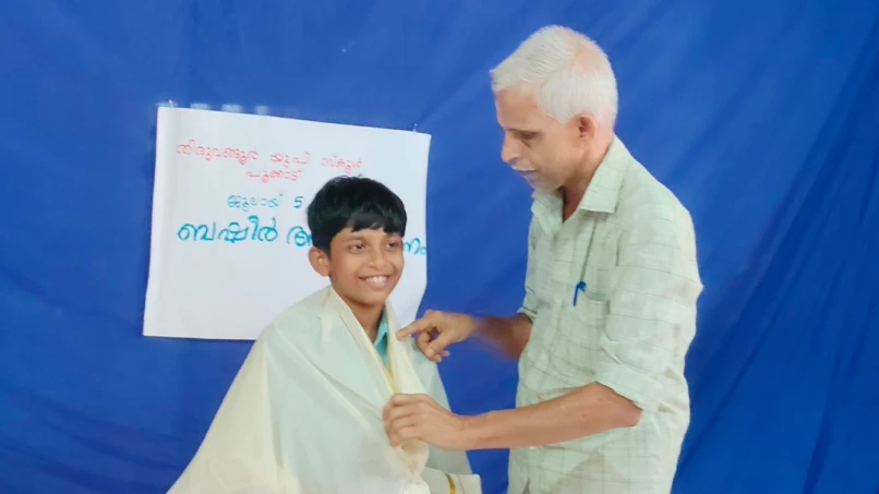  മുങ്ങിതാഴുന്ന 20 കാരനെ രക്ഷിച്ച ആറാം ക്ലാസ്സ് വിദ്യാർത്ഥിക്ക് അഭിനന്ദനം