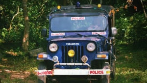 
                        മദ്യപിച്ച് പോലീസ് വാഹനമോടിച്ച മുന്ന് പോലീസ്കാർക്ക് സസ്പെൻഷൻ