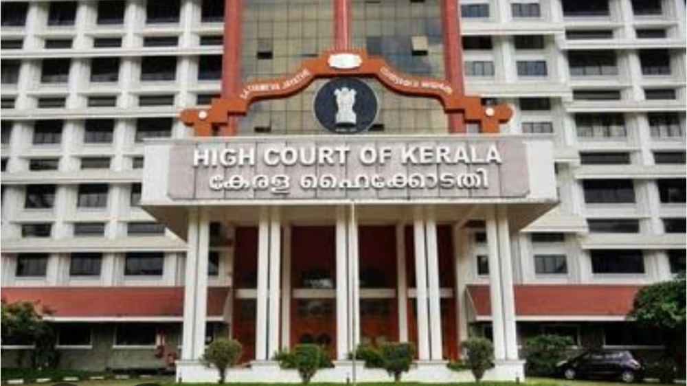  ബിജെപി കൗൺസിലർ ആർ സുഗതന് ജയിലിൽ വെച്ച് സത്യപ്രതിജ്ഞ ചെയ്യാനാകുമോ എന്ന് ഹൈക്കോടതി.