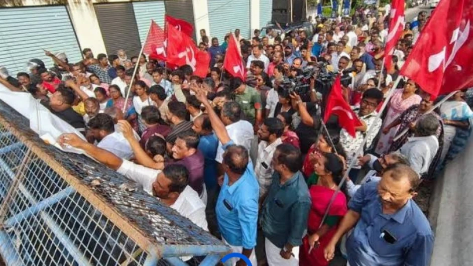  പൊതിച്ചോർ പരാമർശത്തിൽ ജി സുധാകരനെതിരെ സി പി എം പ്രതിഷധം