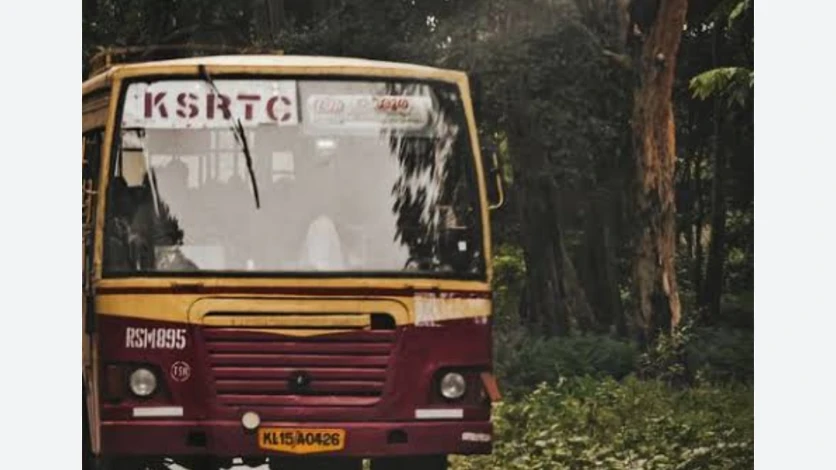  പ്രീയദർശിനി ഗവി ബസിൽ അമിതമായ തിരക്ക്