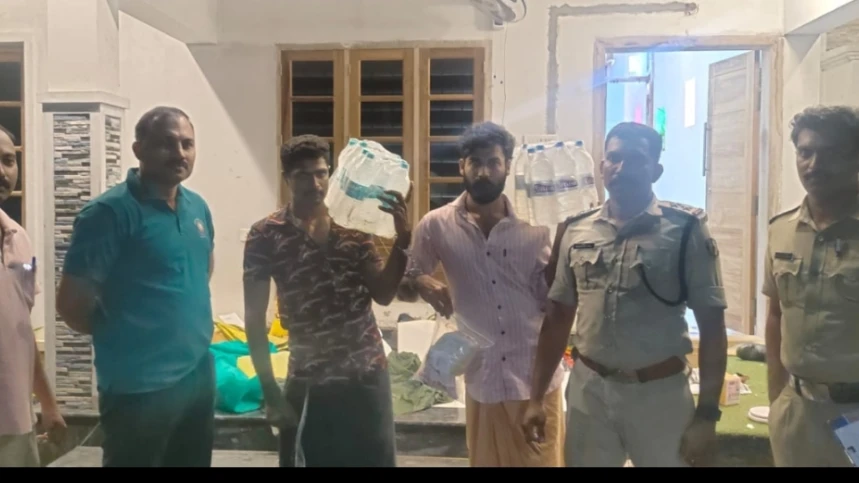 മിനറൽ വാട്ടർ കുപ്പിയിൽ നാടൻചാരായം പിടിയിൽ