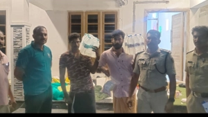 മിനറൽ വാട്ടർ കുപ്പിയിൽ നാടൻചാരായം പിടിയിൽ