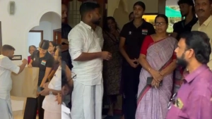 വോളി ബോൾ താരം അനുനിതയെ വി ടി സൂരജ് എം എൽ എ ആദരിച്ചു.