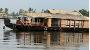 
                        ഹൗ​സ്ബോ​ട്ടി​ൽ നി​ന്ന് ജീവനക്കാരി പുന്നമട കാ​യ​ലി​ൽ വീ​ണ് മ​രി​ച്ചു