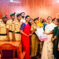 പേപ്പർ ബാഗ് ദിനത്തിൽ പേപ്പർ ബാഗുകൾ നിർമ്മിച്ച് കുട്ടികൾ