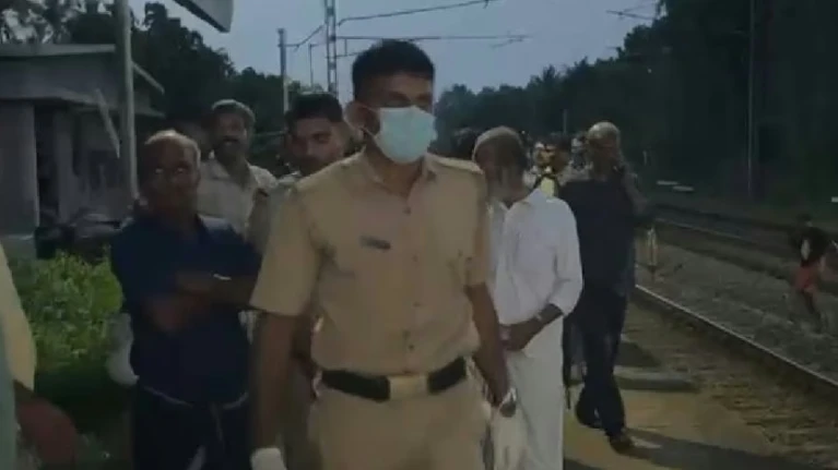  വടകരയിൽ വിദ്യാർത്ഥി ട്രയിൻ തട്ടി മരിച്ചു.