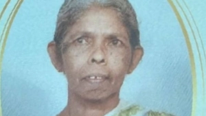 പവർ കട്ടിനിടെയിൽ മെഴുകുതിരിയിൽ നിന്നും തീ പടർന്ന് വയോധിക മരിച്ചു.