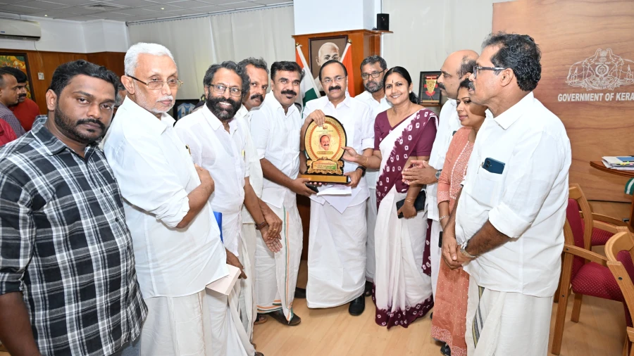  മുഖ്യമന്ത്രി വി ഡി സതീശന് സ്വീകരണം നല്കി.