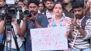 ഡൽഹിയിലെ വിദ്യാർത്ഥി പ്രക്ഷോഭത്തിന് പിന്തുണയുമായി കലാസംസ്കാരിക പ്രവർത്തകർ
