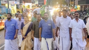 രാഹുൽ ഗാന്ധിക്ക് അഭിവാദ്യം ചെയ്ത് നടുവണ്ണൂരിൽ കോൺഗ്രസ് പ്രകടനം