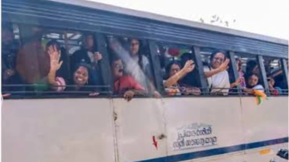  തിരക്ക് മുതലെടുത്ത് പ്രിയദർശിനി ബസ്സിൽ മോഷണവും