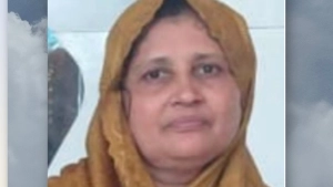 
                        വീട്ടമ്മ കാറിടിച്ചു മരിച്ചു.