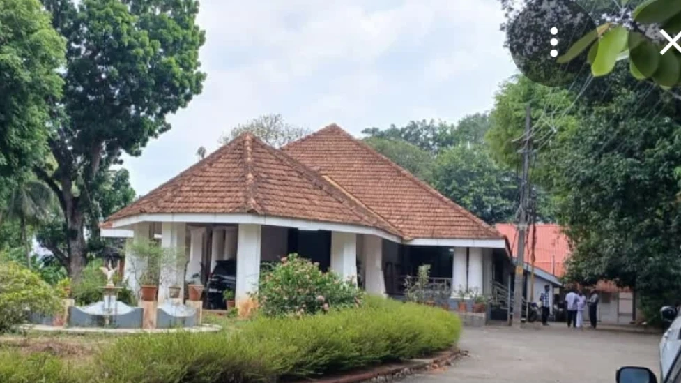  പിണറായി വിജയൻ കന്റോൺമെന്റ് ഹൗസിലേക്ക്.