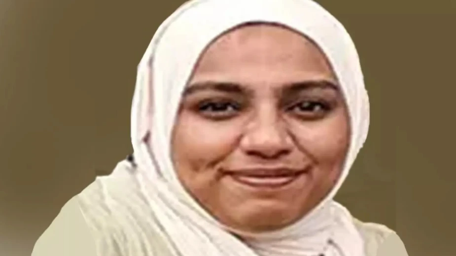  ടൂറിസ്റ്റ് ബസിടിച്ച് യുവതി മരിച്ചു