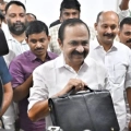 ബഡ്ജറ്റ് ജീവനക്കാർക്ക് ആശ്വാസം