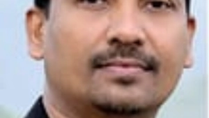 ഡോക്ടറേറ്റ് നേടി.