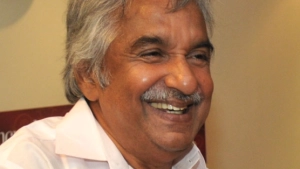 ഓരോ കുടുംബത്തിനും 25 ലക്ഷം രൂപയുടെ ഉമ്മൻ ചാണ്ടി ആരോഗ്യ ഇൻഷൂറൻസ്