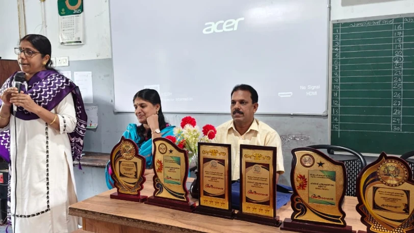  സാഹിത്യ ക്വിസ് മത്സരം വർഡ് മെമ്പർ നിഷ ഗോപിനാഥ് ഉദ്ഘാടനം ചെയ്തു.