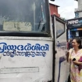 പ്രീയദർശിനി ബസുകളിൽ  ടൂറിസ്റ്റ് കേന്ദ്രങ്ങളിലേക്ക്  അമിതമായ  തിരക്ക്